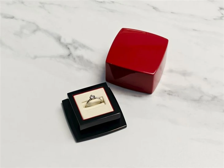 Travel jewellery case