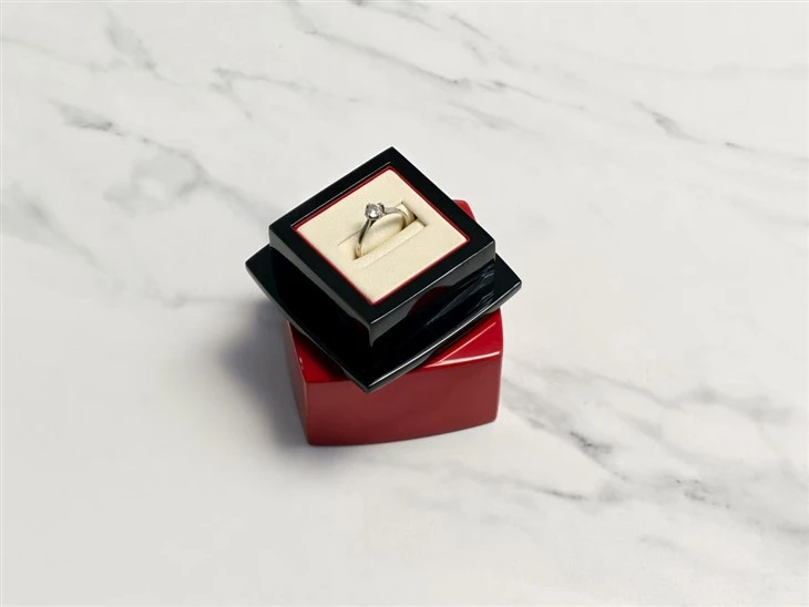Jewelry chest